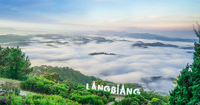 Núi Langbiang. Đây là ngọn núi cao nhất Đà Lạt
