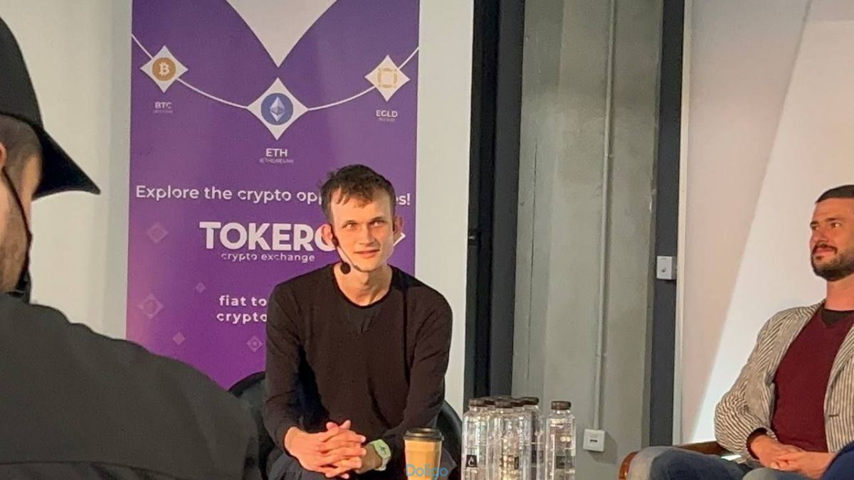 Vitalik Buterin chia sẻ nhận định về mối quan hệ Bitcoin – Ethereum, NFT và DAO